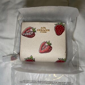 NWT Coach White Leather Strawberry Print Wallet with strawberry charm🍓